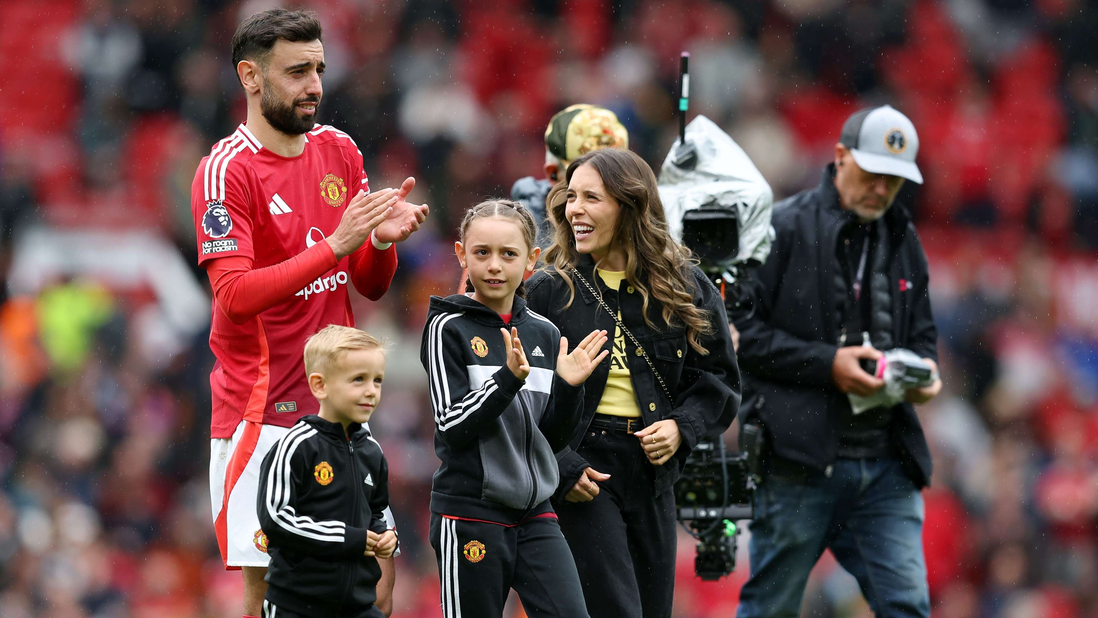 Bruno Fernandes Snubs Saudi Millions to Stay at Man Utd