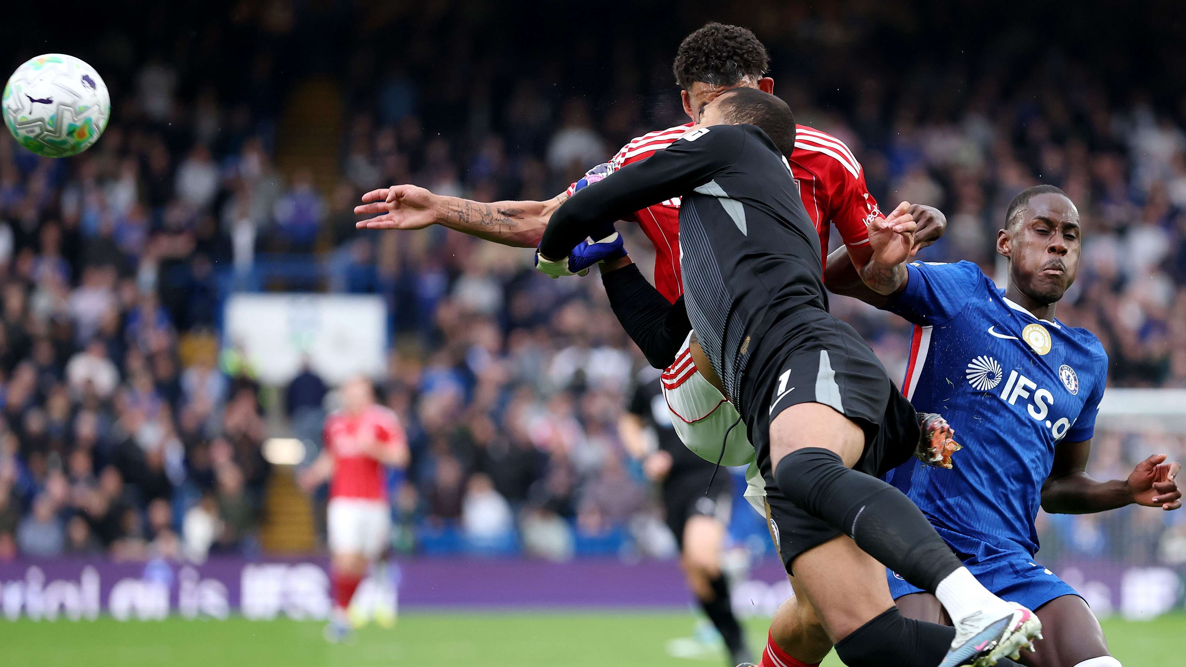 Gibbs-White and Sanchez Injured in Brutal Collision