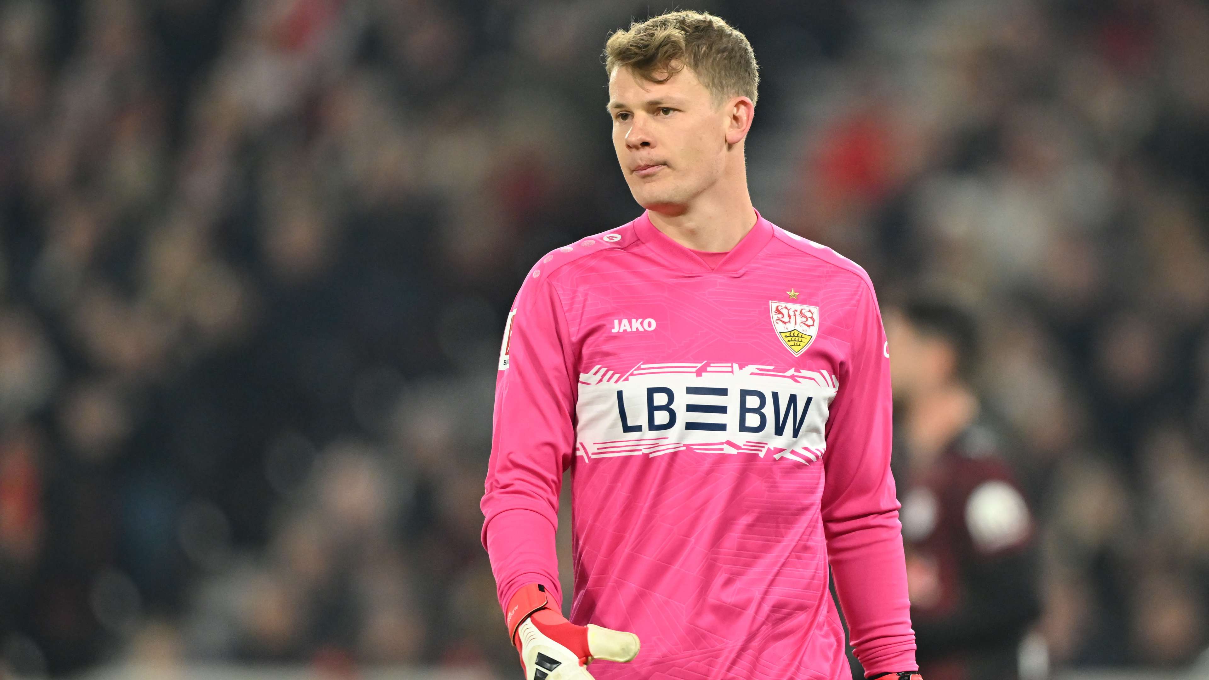 VfB Stuttgart Settles Goalkeeper Situation with Contract Extension