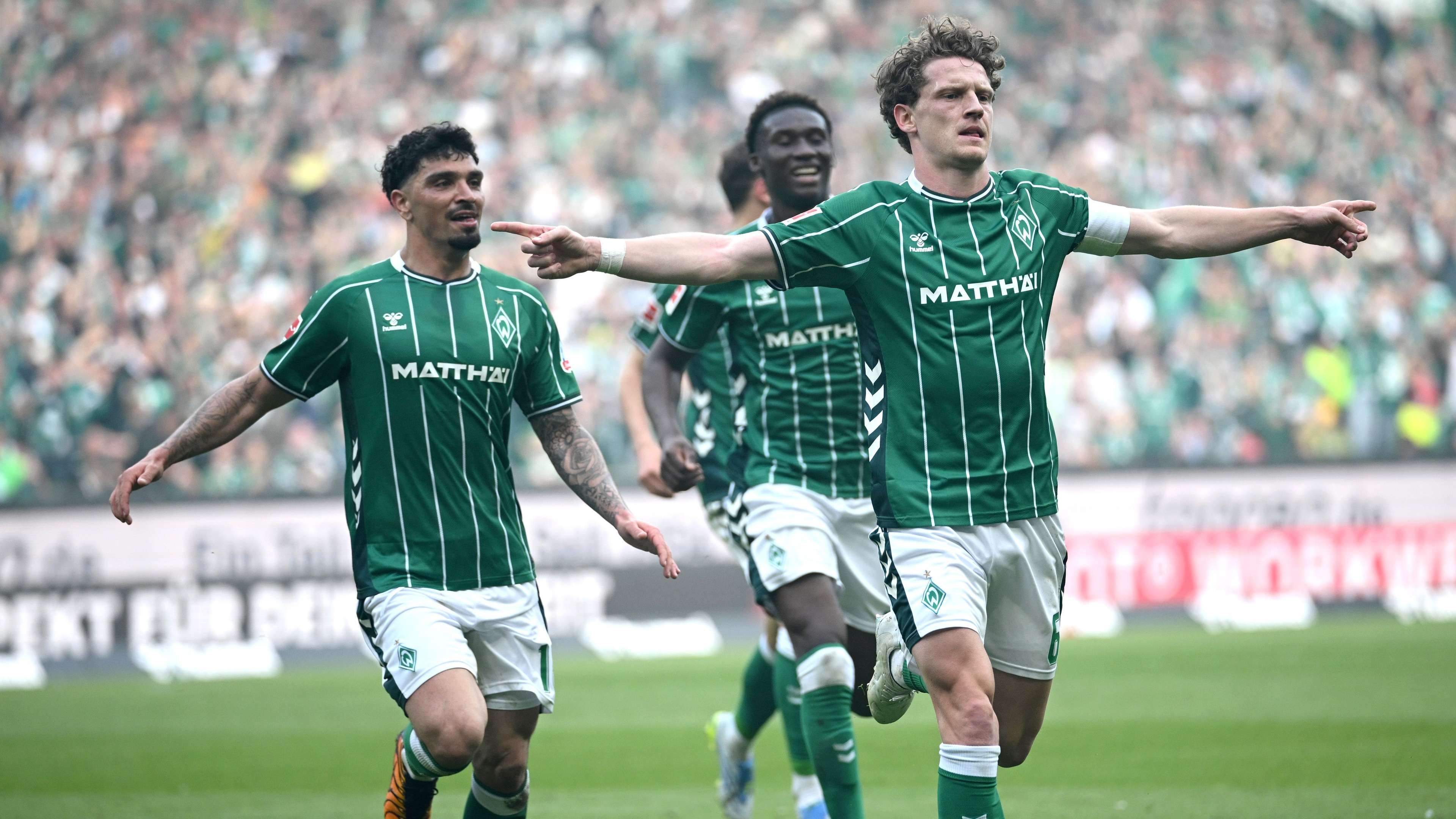 Werder Bremen Win Frenzied Northern Derby Against HSV