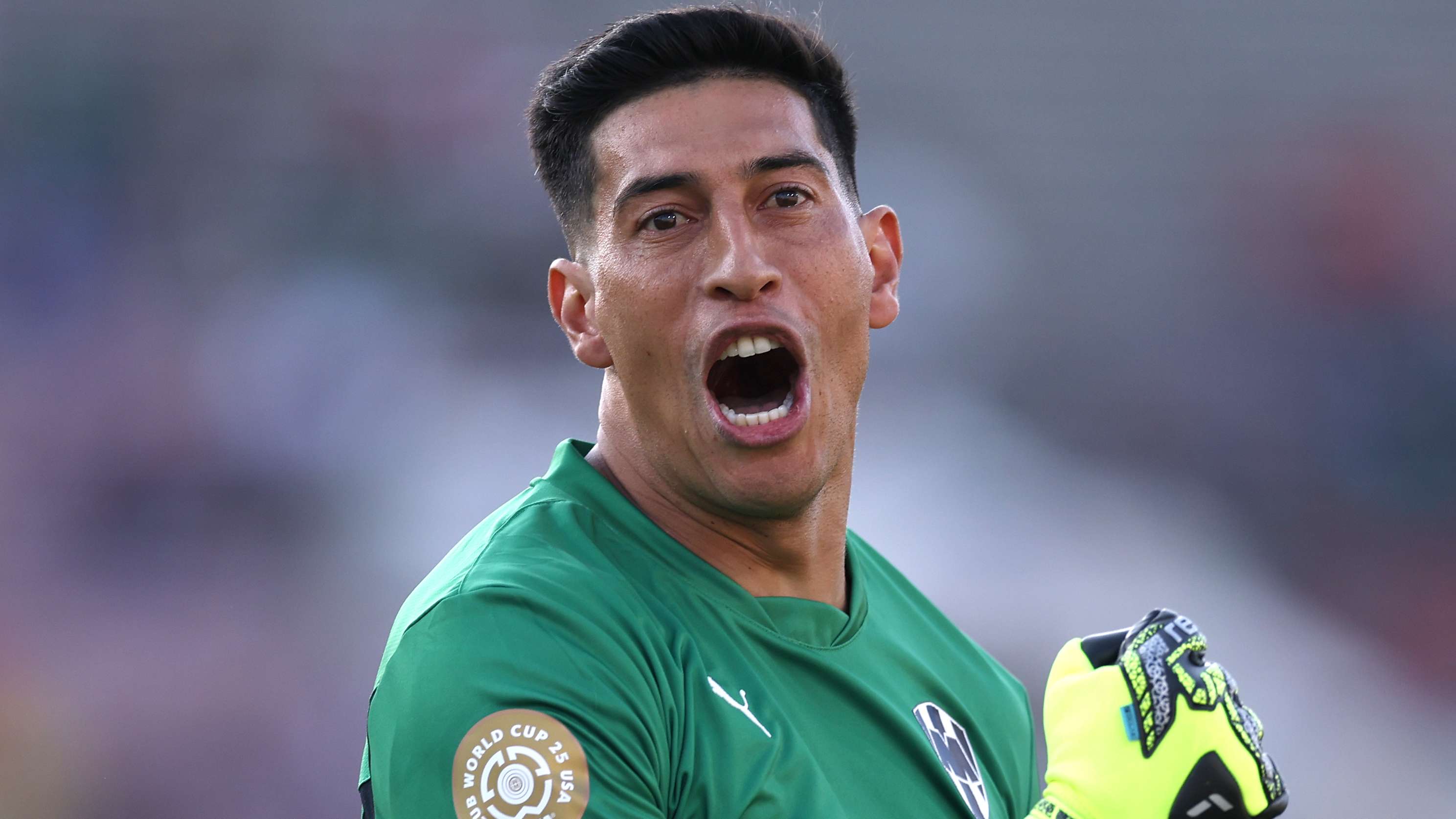 Real Zaragoza Goalkeeper Esteban Andrada Loses Control