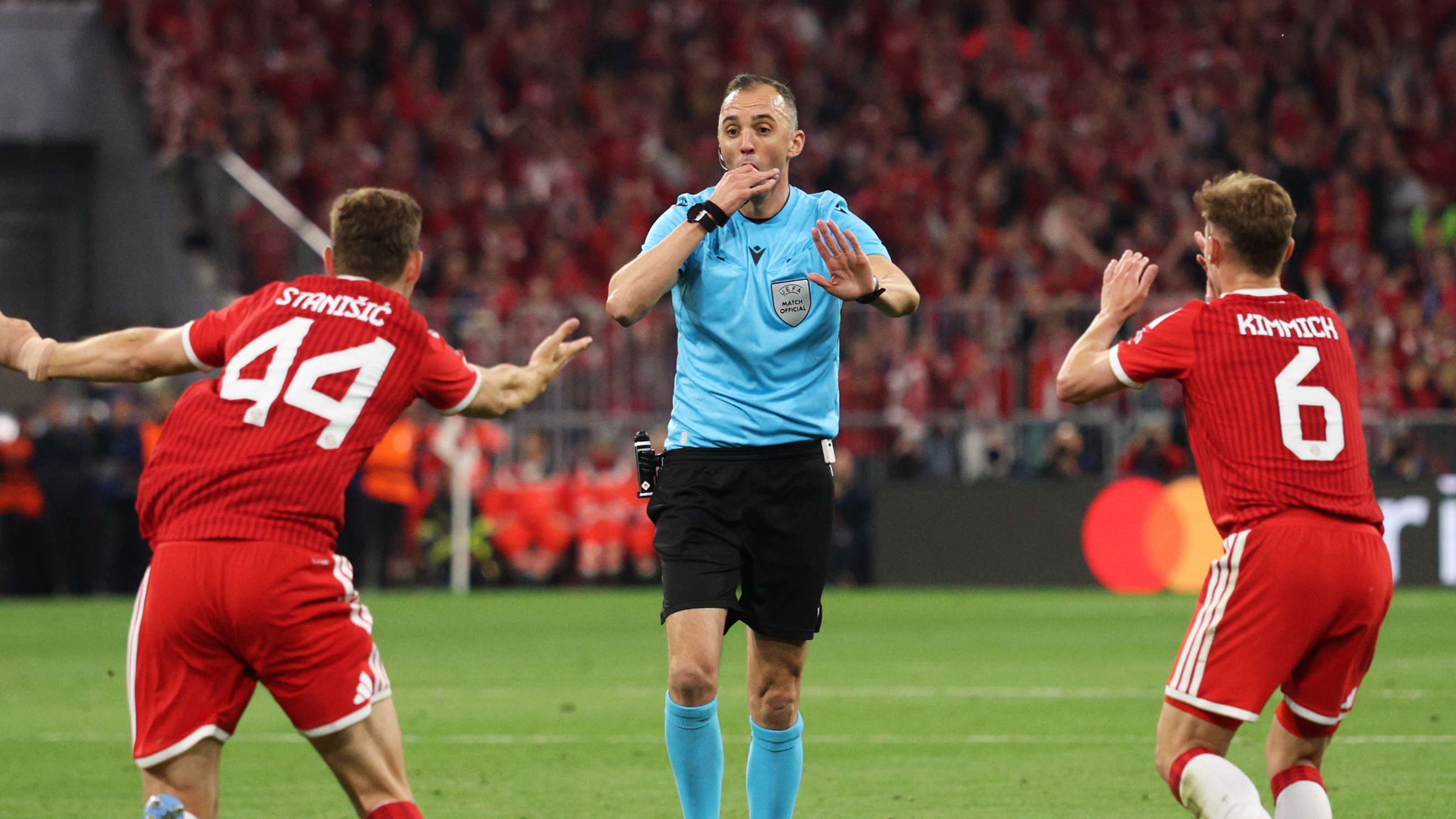 PSG Survive Penalty Shout in Champions League Semi-Final