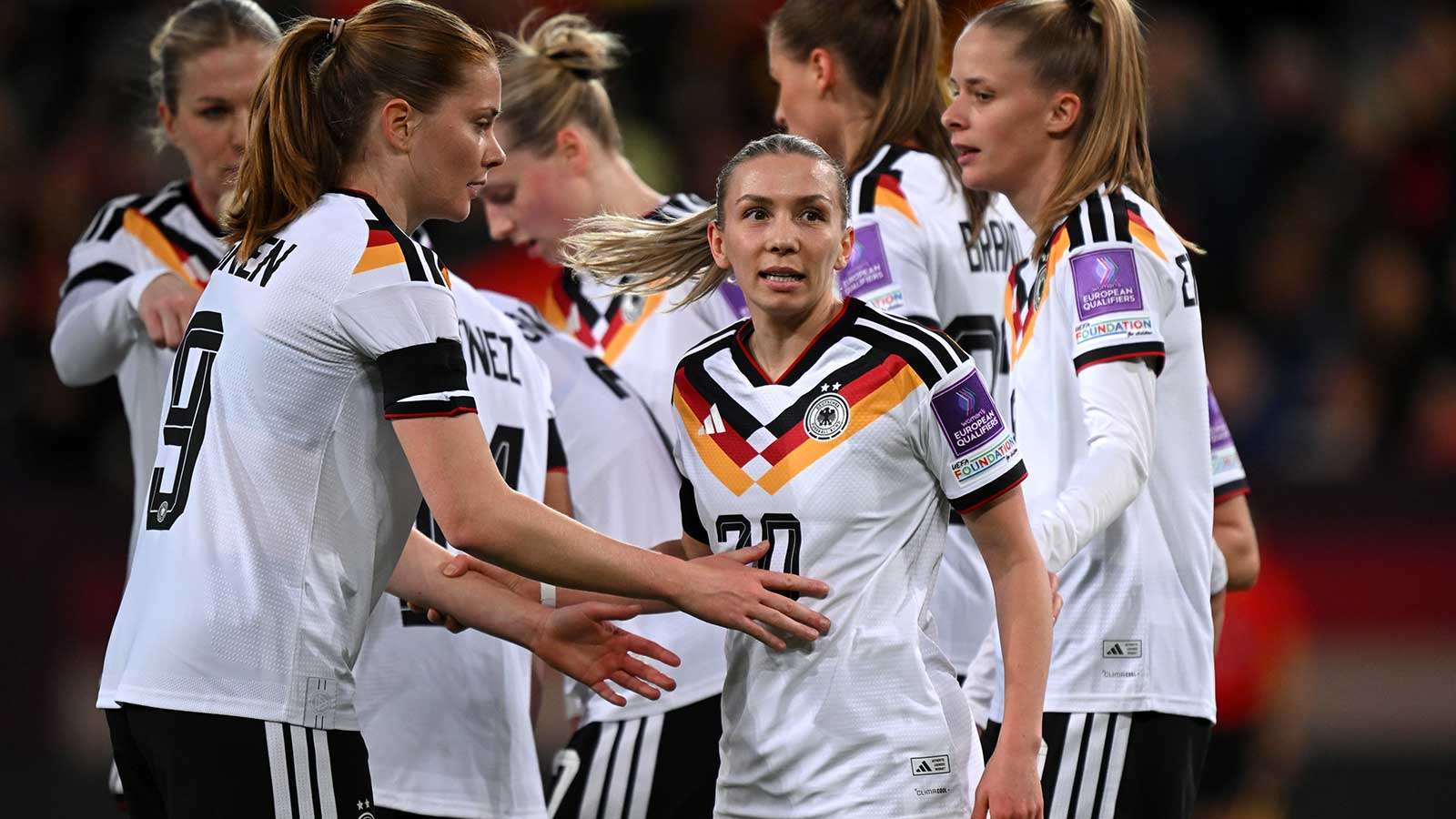 Elisa Senß Transfer Rumors: Bayern Munich or England?