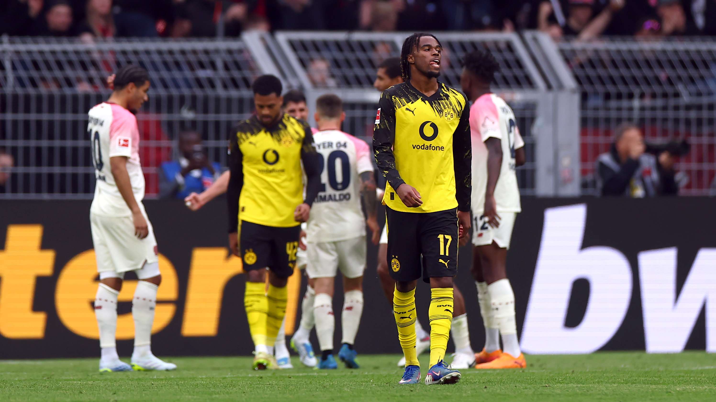 BVB's Worrying Dip in Form: Schlotterbeck Booed