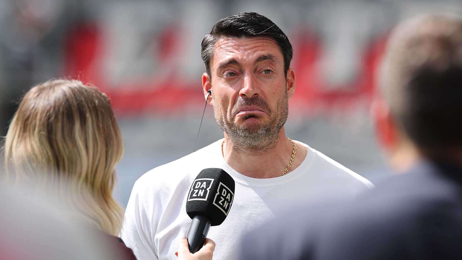 Eintracht Frankfurt to Part Ways with Coach Albert Riera