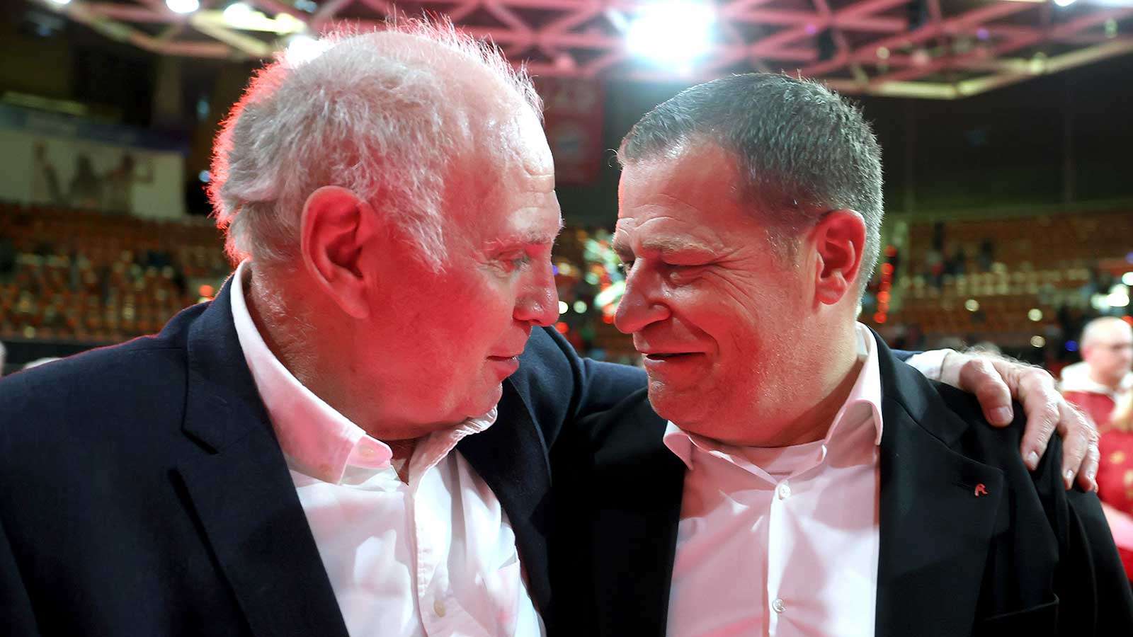 FC Bayern Transfer News: Uli Hoeneß and Max Eberl in Disagreement