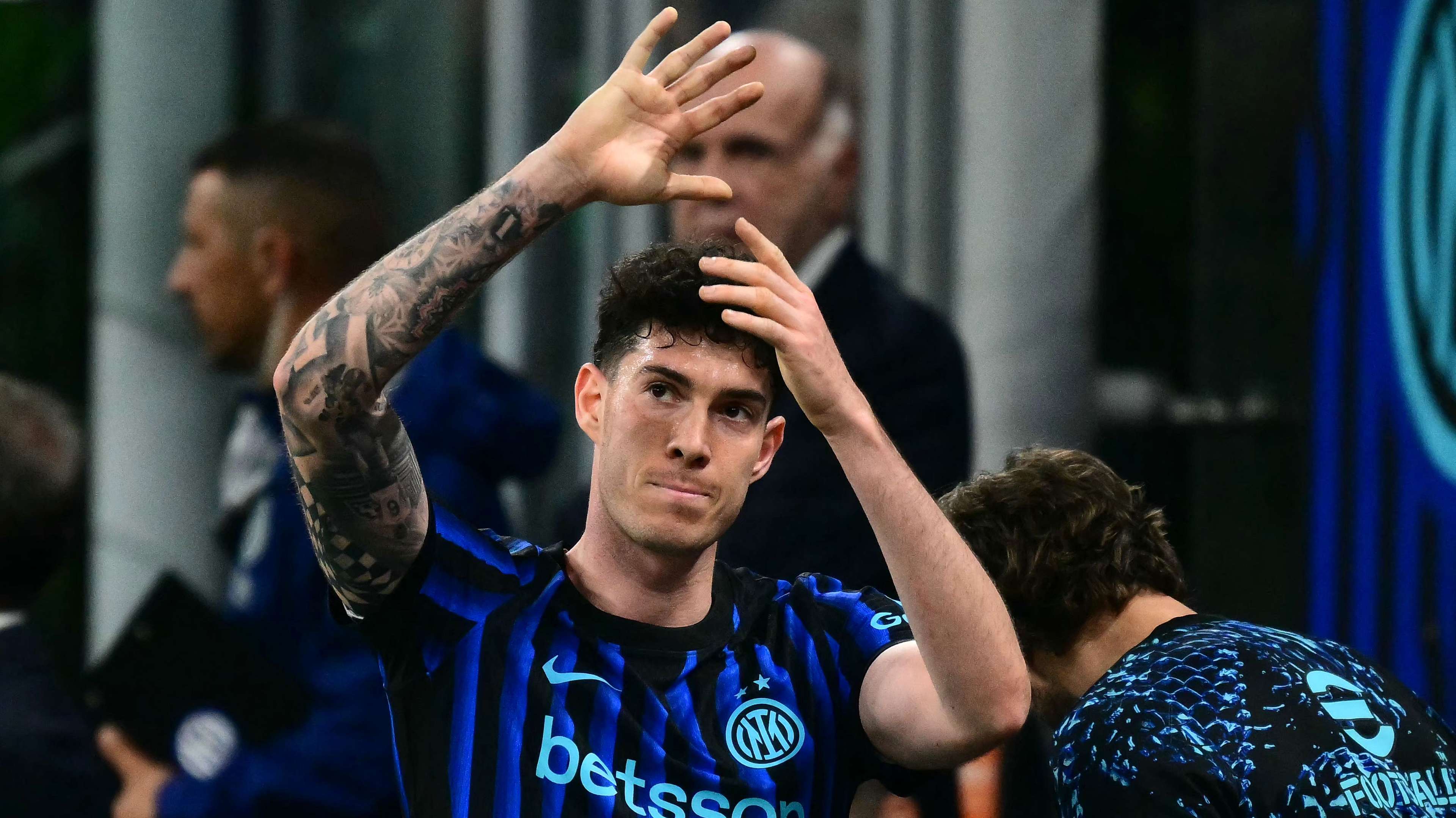 Barcelona Eyes Defender Signing as Top Priority