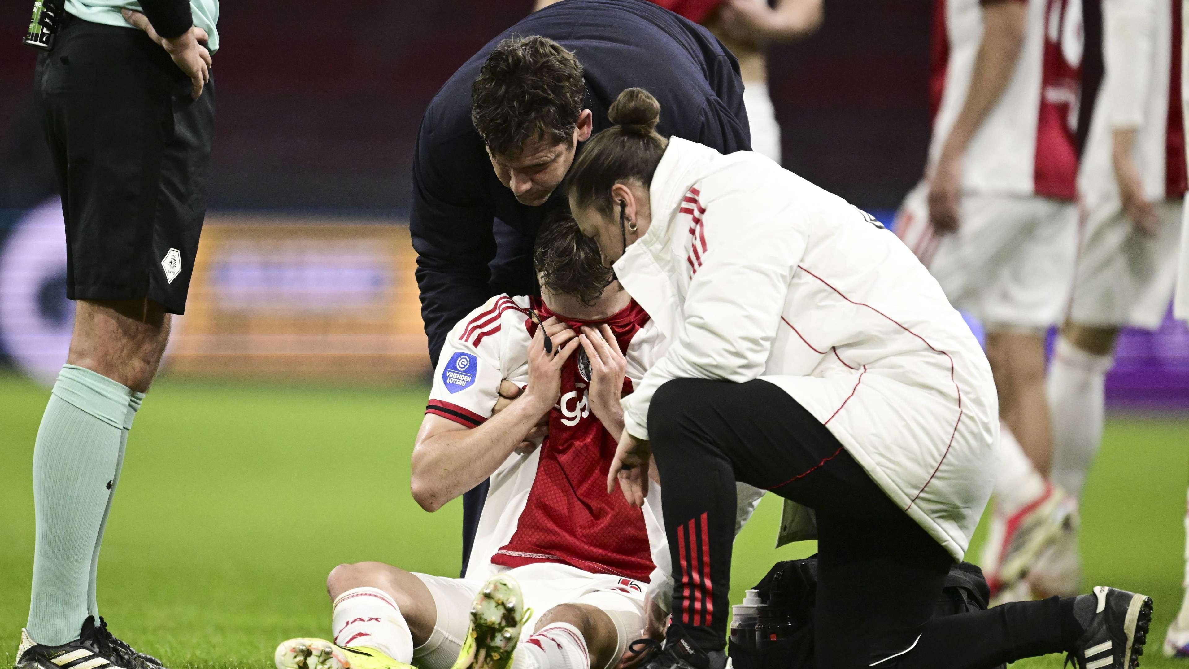 Ajax miss Youri Regeer; Tomiyasu, Fitz-Jim, Klaassen doubtful vs Twente