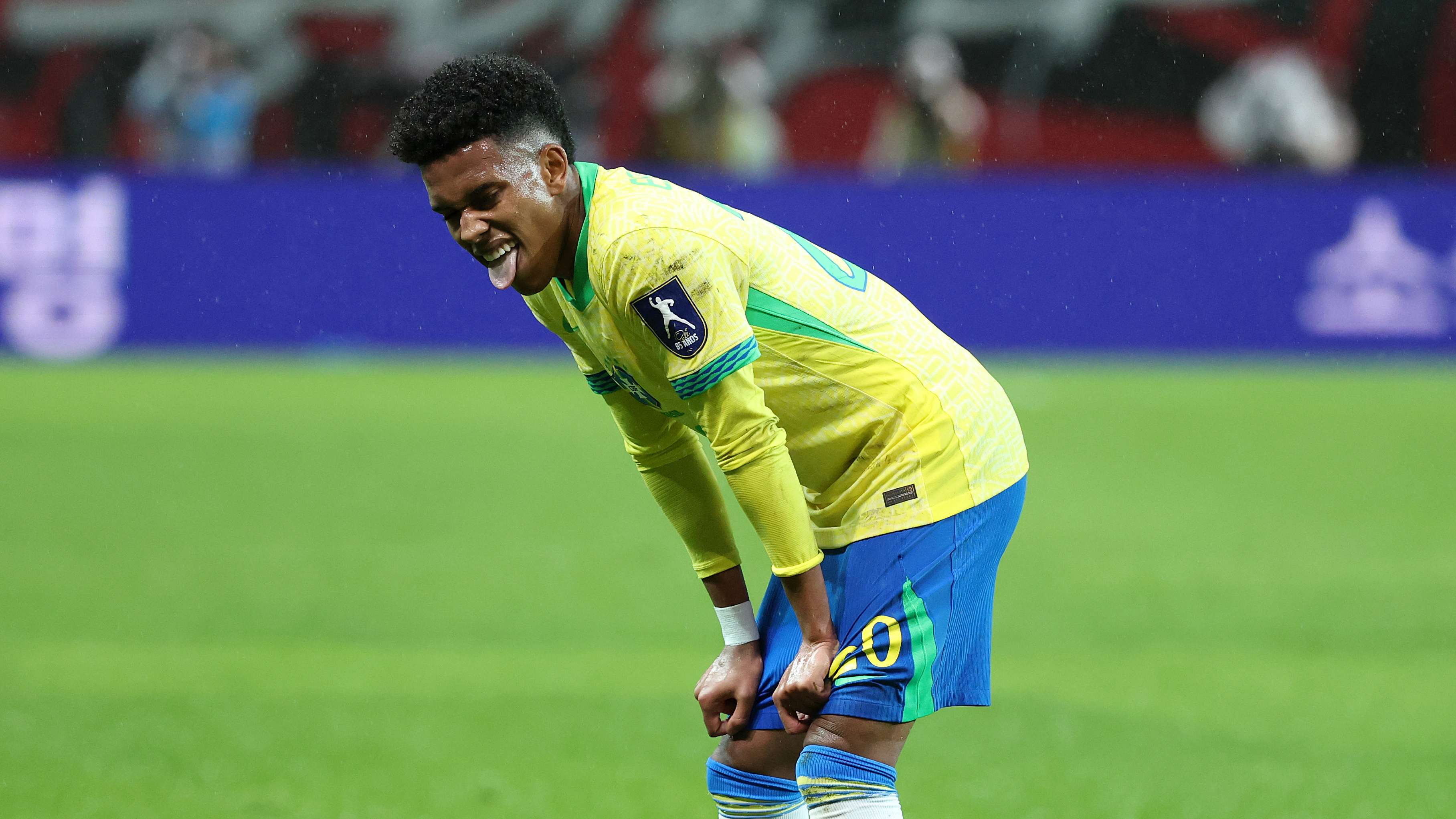 Estevao Willian Injury Update: Chelsea Star Returns to Palmeiras for Rehab