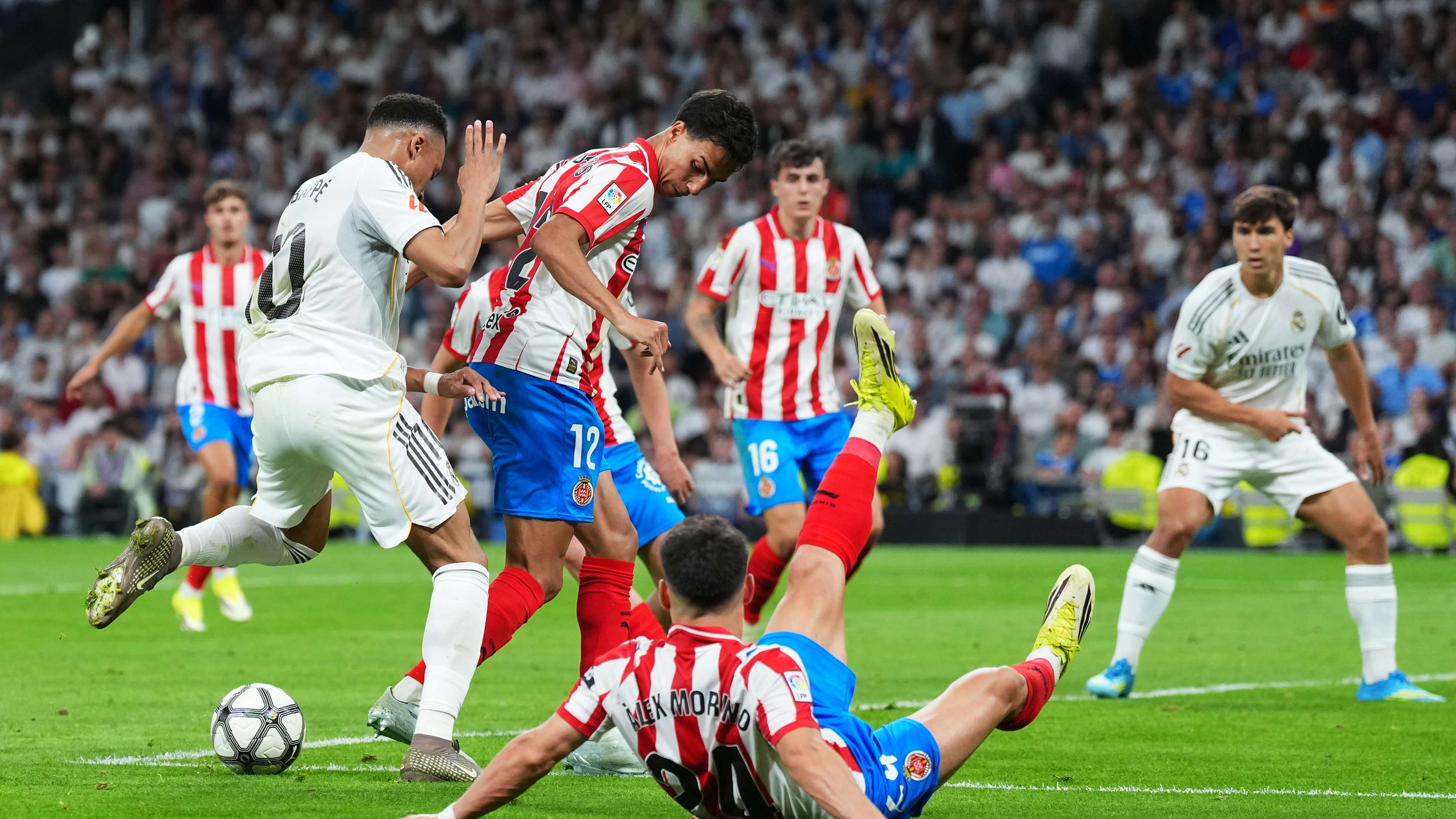 Mbappé Penalty Debate: Referee Expert Weighs In