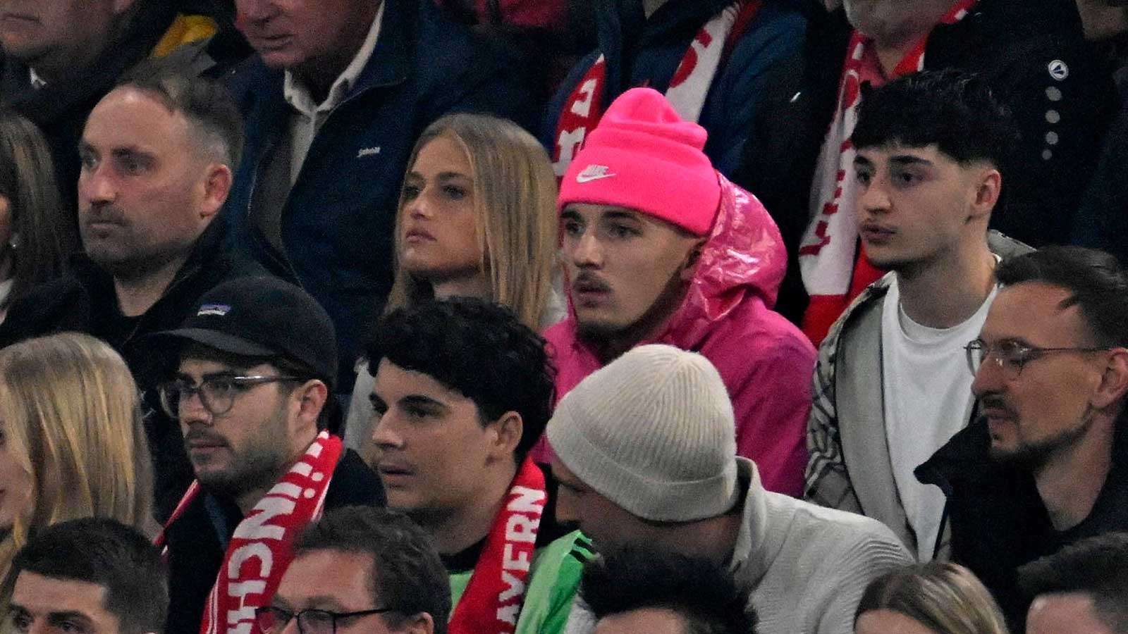 Injured Fan Steals Spotlight in FC Bayern Munich vs Real Madrid